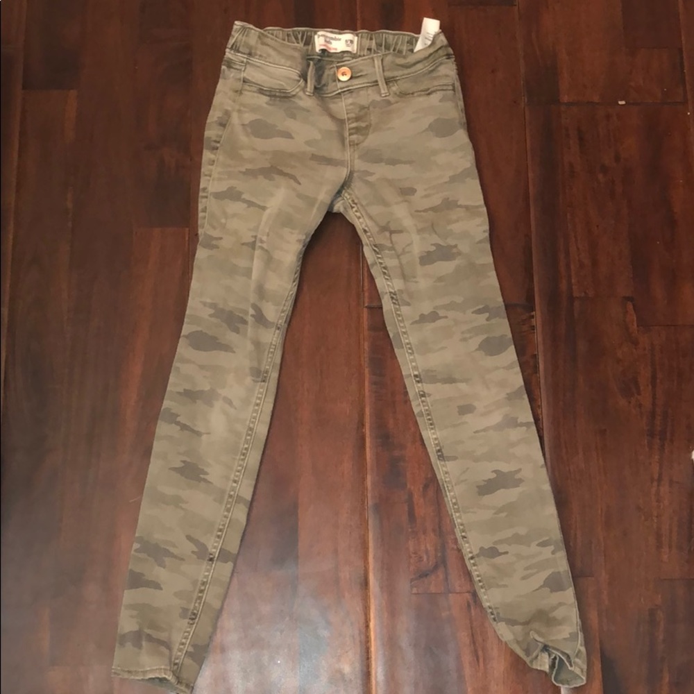 Kids camo jeans